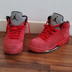 Air Jordan 5 Retro
Red Suede